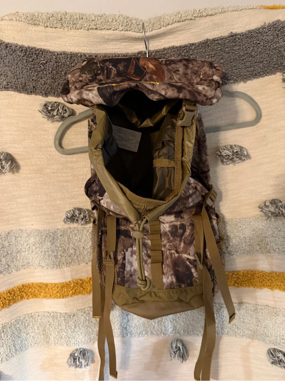 Cabela's Men's Camo Hiking Backpack in Brown and Olive